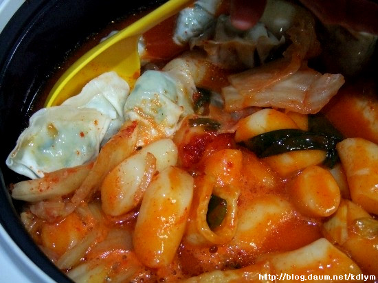 차린거 없이~. 칭찬받는 메뉴- 떡볶이 김치찌개