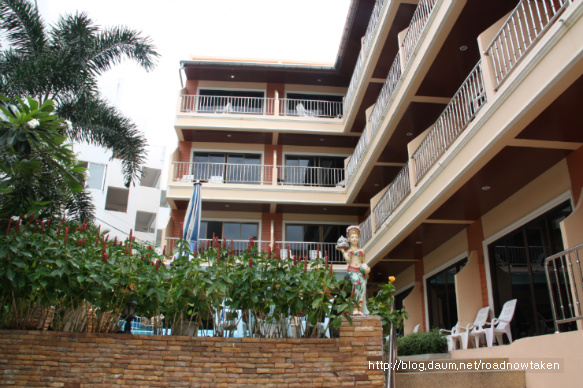 127CB83C4D8C3AB2081AB1