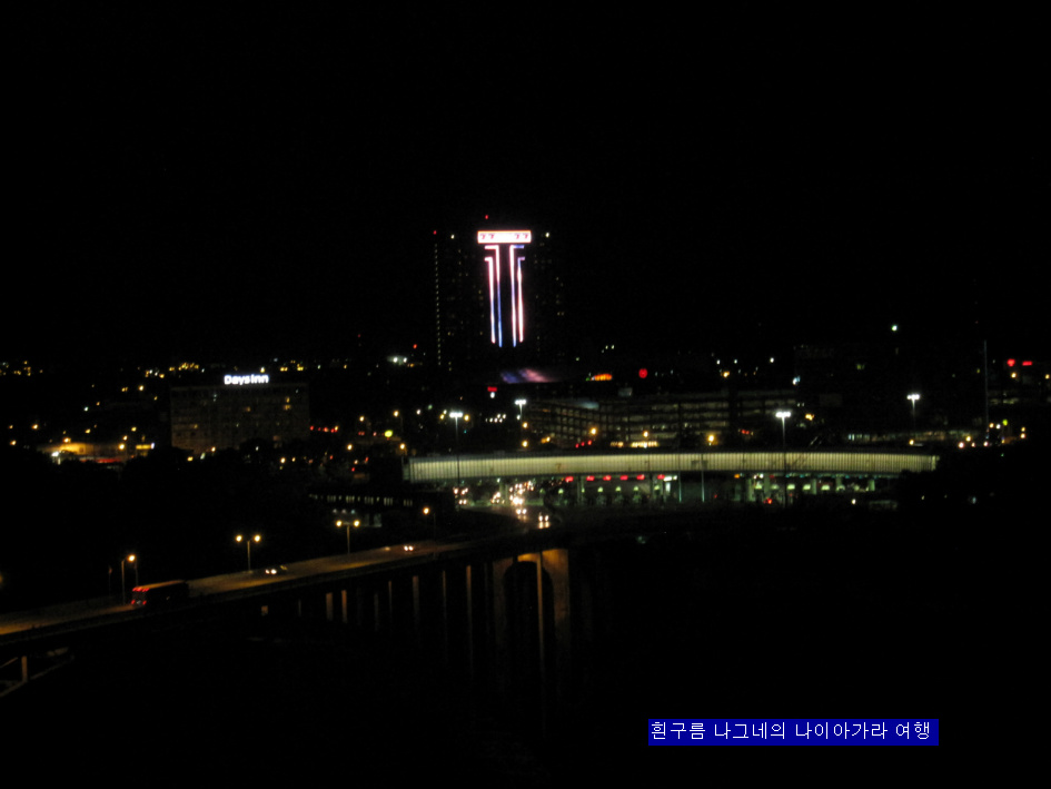 [나이아가라/캐나다] 환상적인 나이아가라 폭포의 불꽃놀이와 아름다운 Clifton Hill거리의 야경