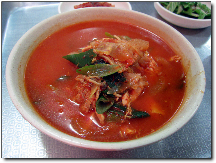 얼큰이 칼국수 이미지