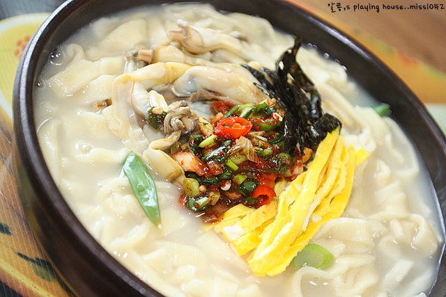 한입 넣으면 맨정신 실종-맛조개 손칼국수..