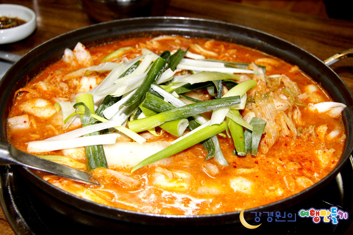 통돼지두루치기 이미지