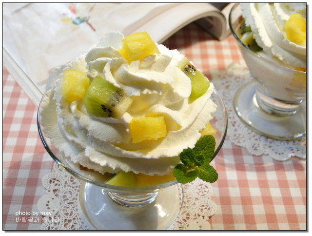아이스크림보다 맛있는~ 요구르트 파인애플트라이플
