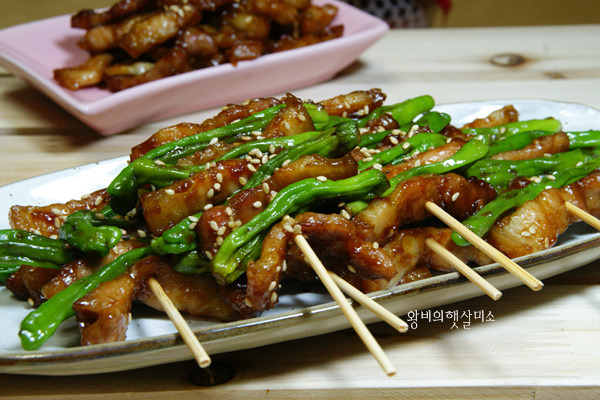 삽겹살 꽈리고추 조림 밥반찬 또는 술안주