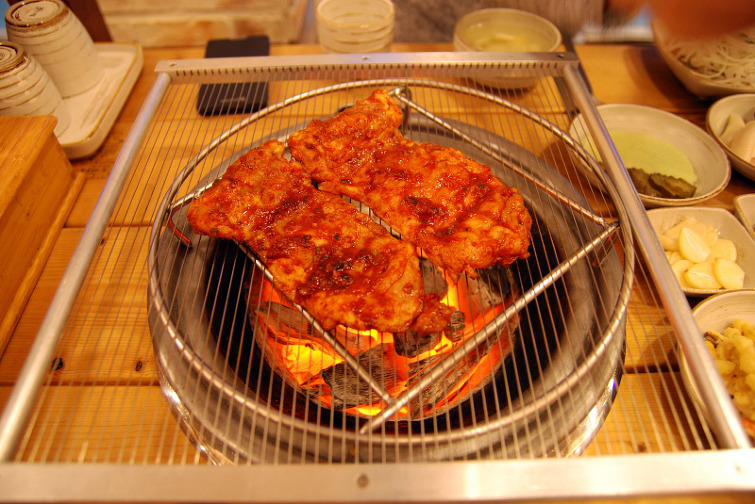 동창숯불닭갈비 이미지