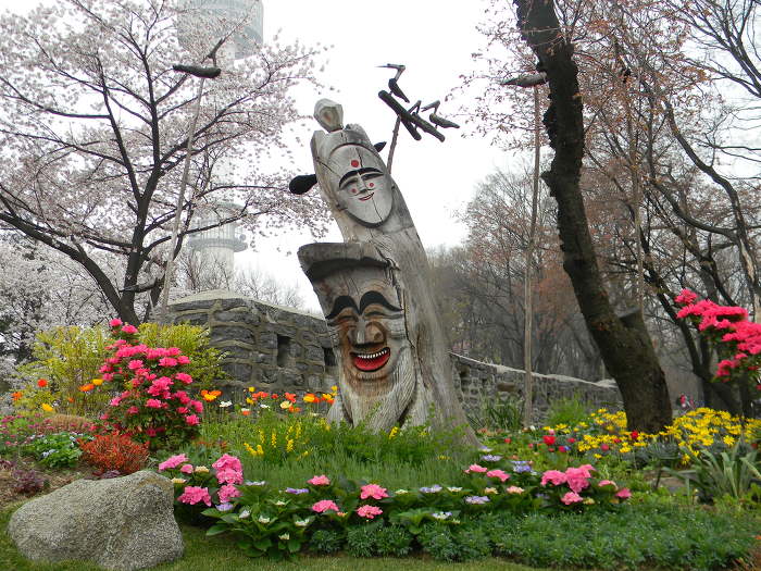 서울의 포근한 뒷동산, 남산 (한국인의 미소, 남산 산책로, 근래 개방된 한양도성 남산약수터 주변 구간)