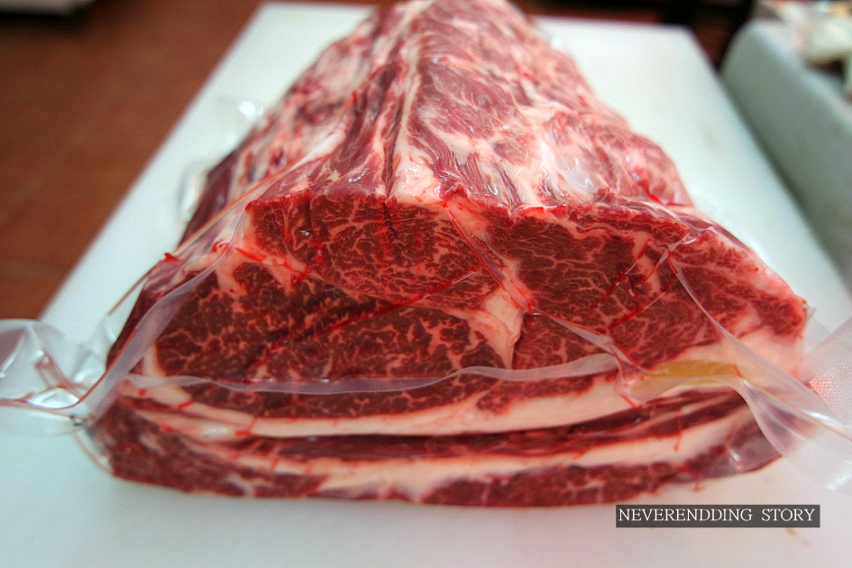한우부위,한우등심살(sirloin),꽃등심살,윗등심살(butt sirloin),아래등심살(bottom sirloin) (도움:옛날맛우리한우)