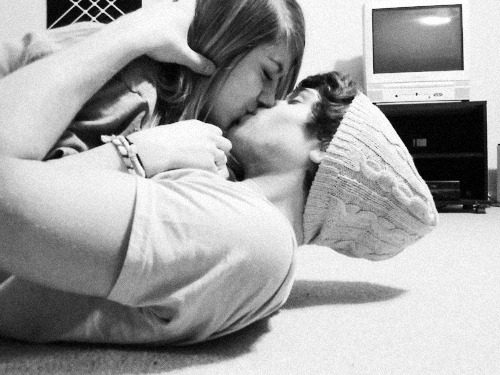  안경 낀 첫사랑 남자애와의 실연도 짧게 이루어졌다 | 인스티즈