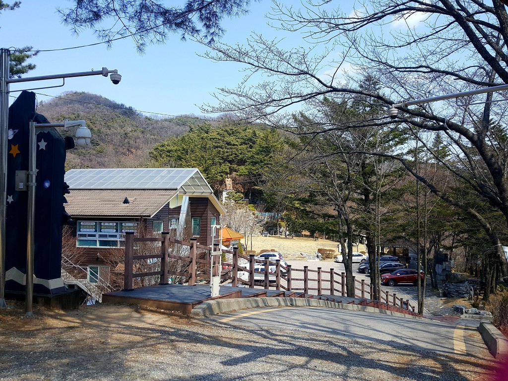 구기자차 한잔의 여유 충남 청양 여행 칠갑산 도립공원 칠갑광장 면암 최익현선생 동상