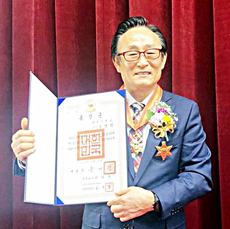 이제, 작가의 길로....