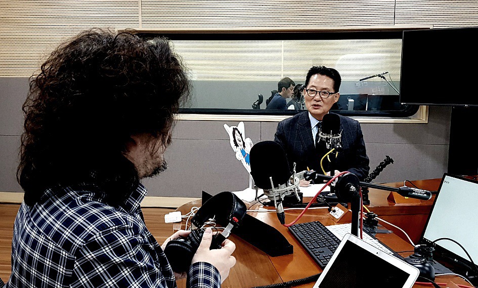 [박지원 민주퍙화당 의원] tbs [김어준의 뉴스공장] 인터뷰    황교안 '김학의 영상' 봤다! 국회 속기록 증거 있어!