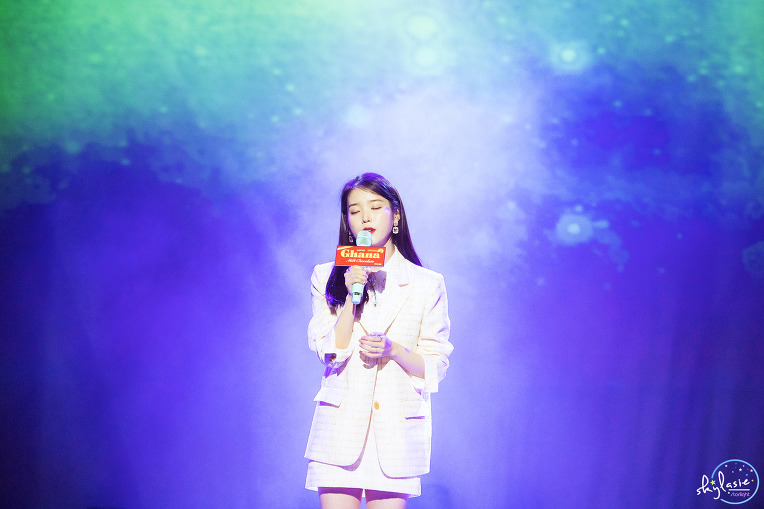 아이유 - 190302 가나 팬미팅