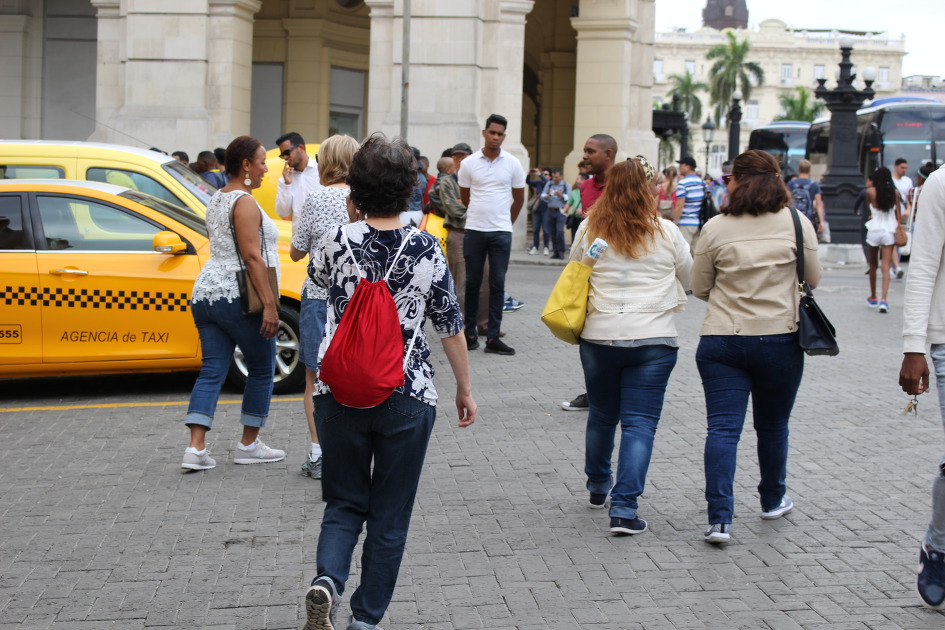 [쿠바 여행 #1] 헤밍웨이의 흔적을 찾아 아바나의 'Boulevar de Obispo' 오비스포 거리로 가다.